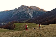 95 Dal Passo di Gandazzo scendiamo ai Piani di Ceresola sul 104B